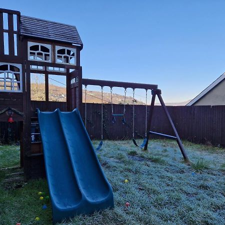 Flat 2, Modern Studio Apartment, Tynte Hotel, Mountain Ash Quakers Yard Eksteriør billede